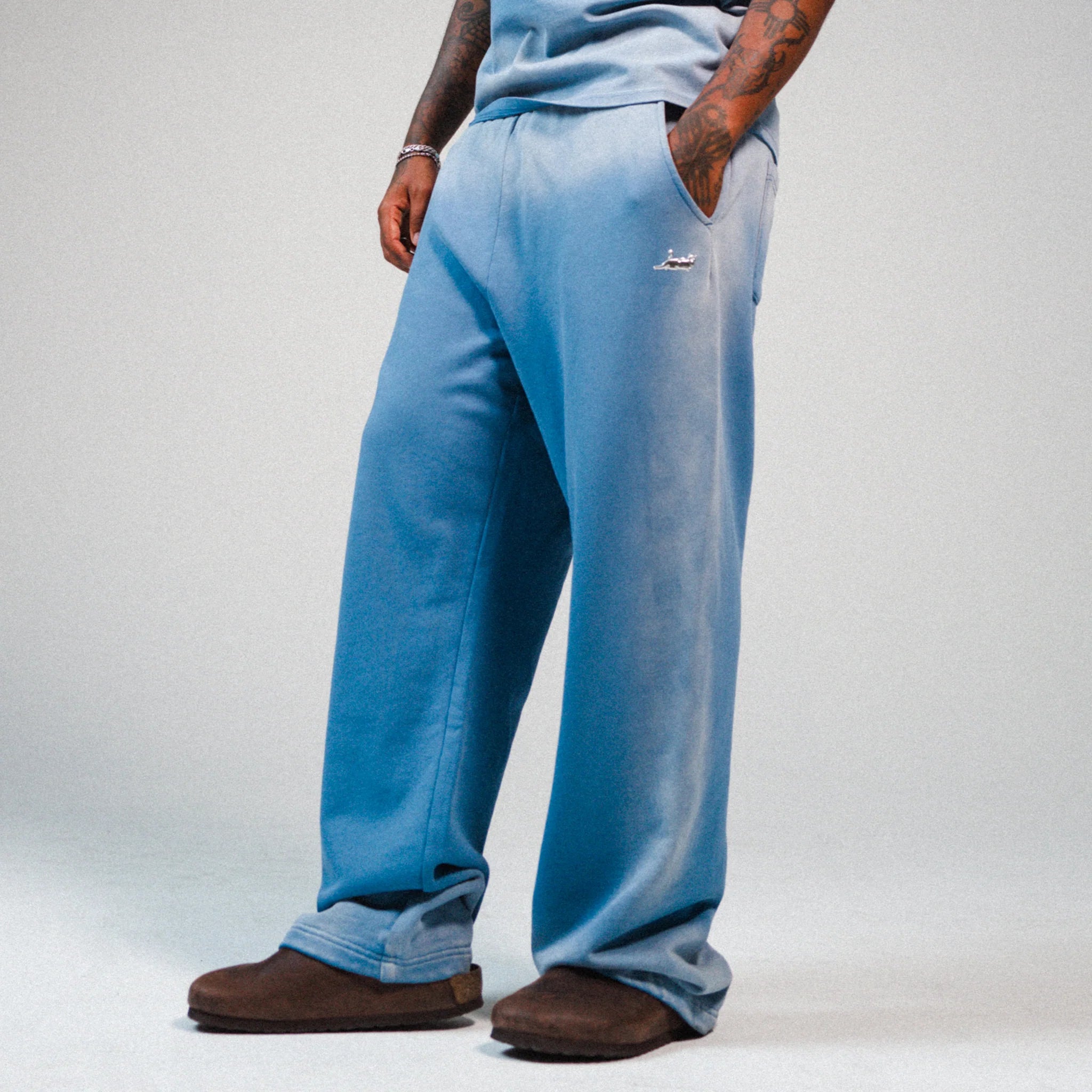 Castanza Straight Leg Sweatpants (Light Blue Faded Wash) - Envio 30/10