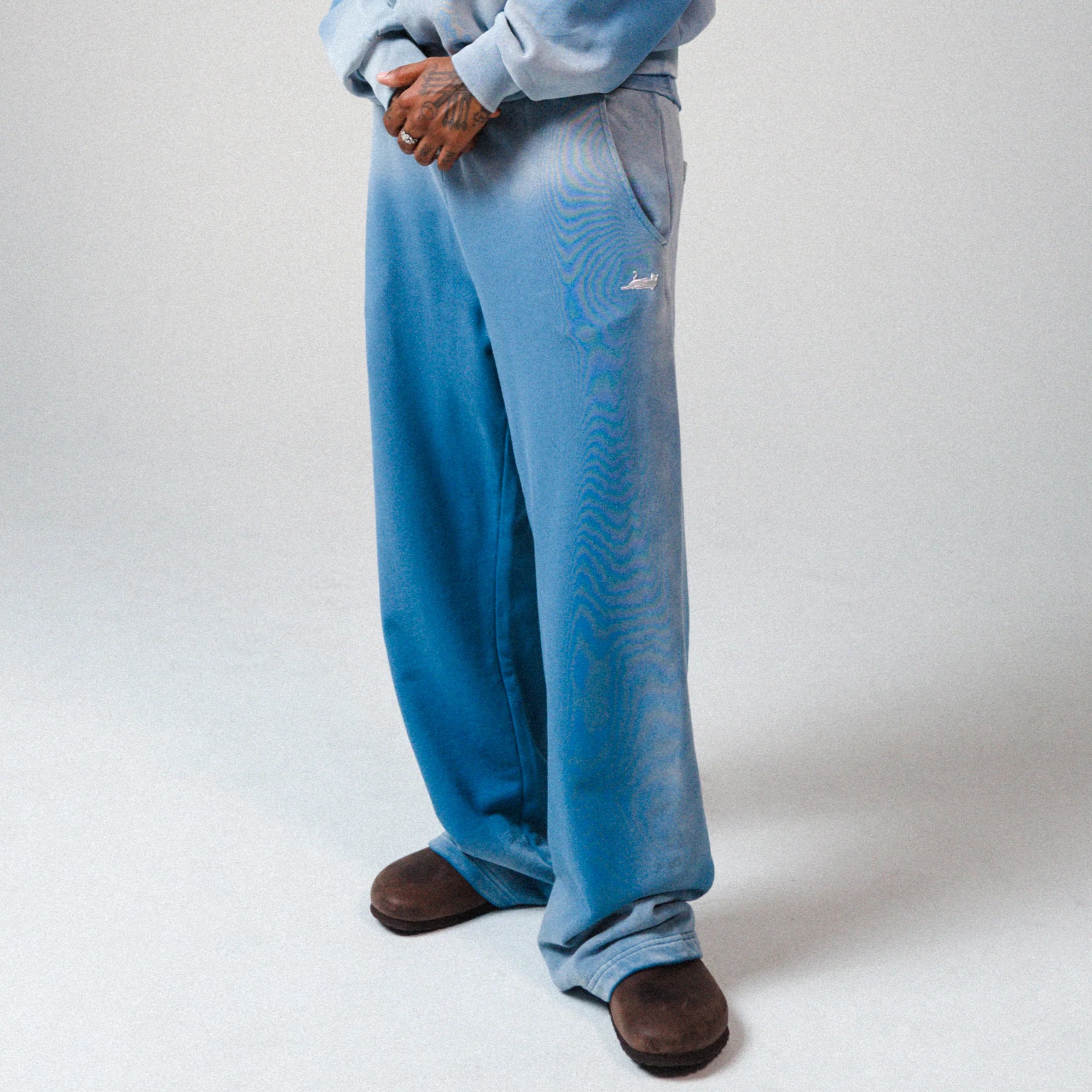 Castanza Straight Leg Sweatpants (Light Blue Faded Wash) - Envio 30/10