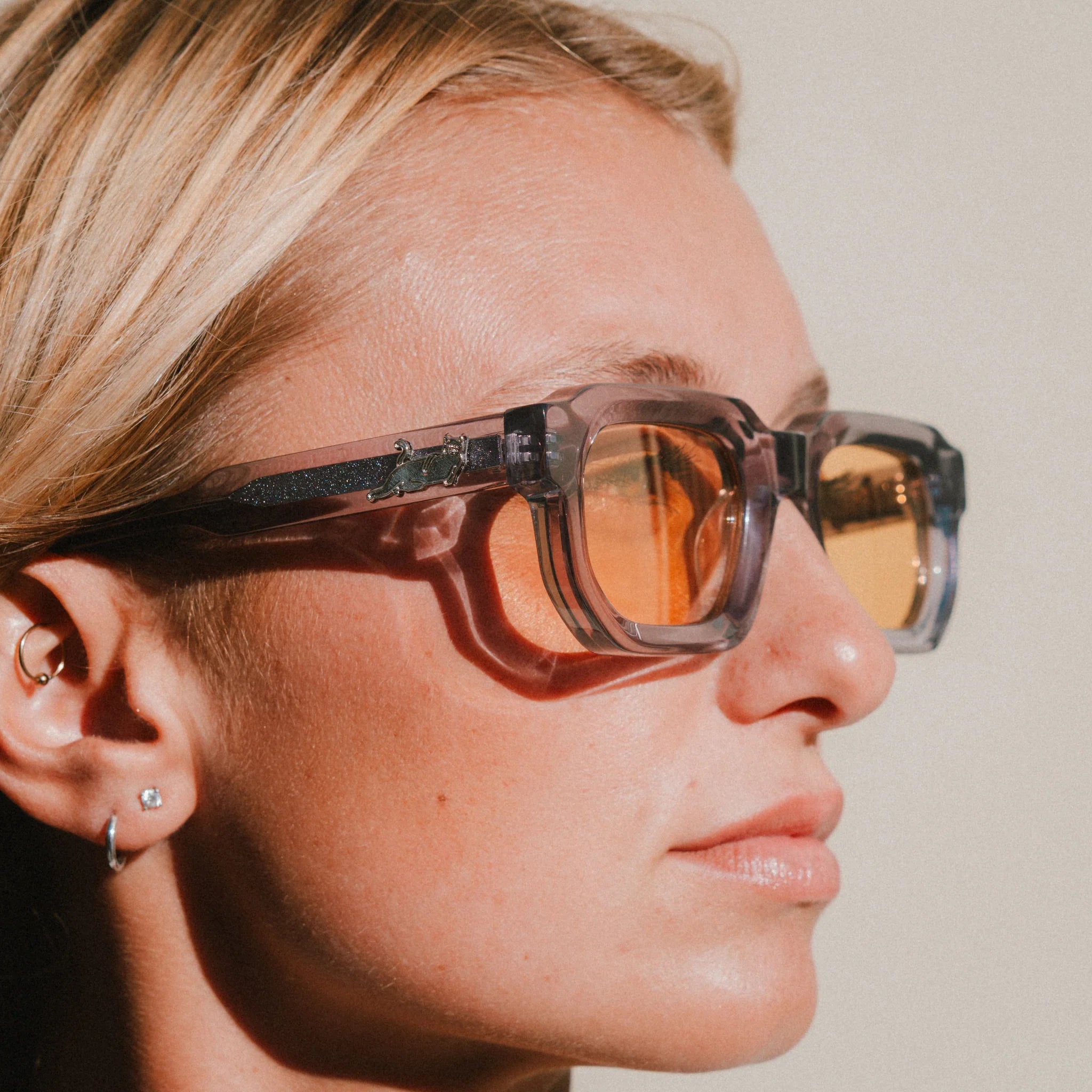 Castanza Sunglasses (Grey / Dusty Yellow) - Envio 30/10