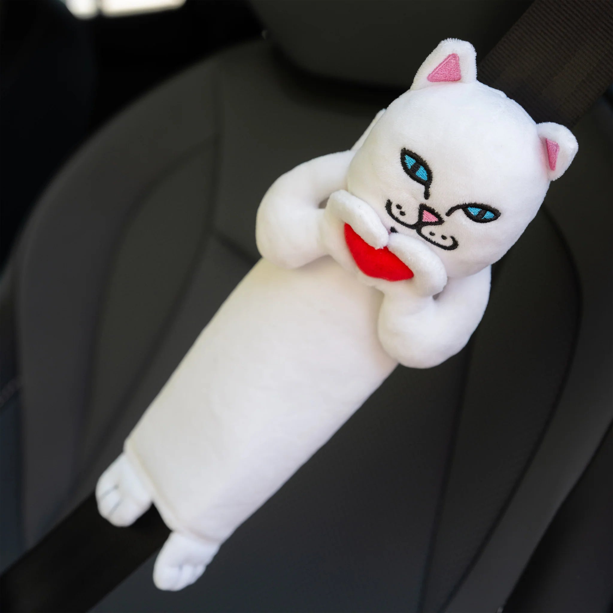 Protetor de cinto RIPNDIP - NERMAL LOVES SEAT BELT COVER (WHITE)