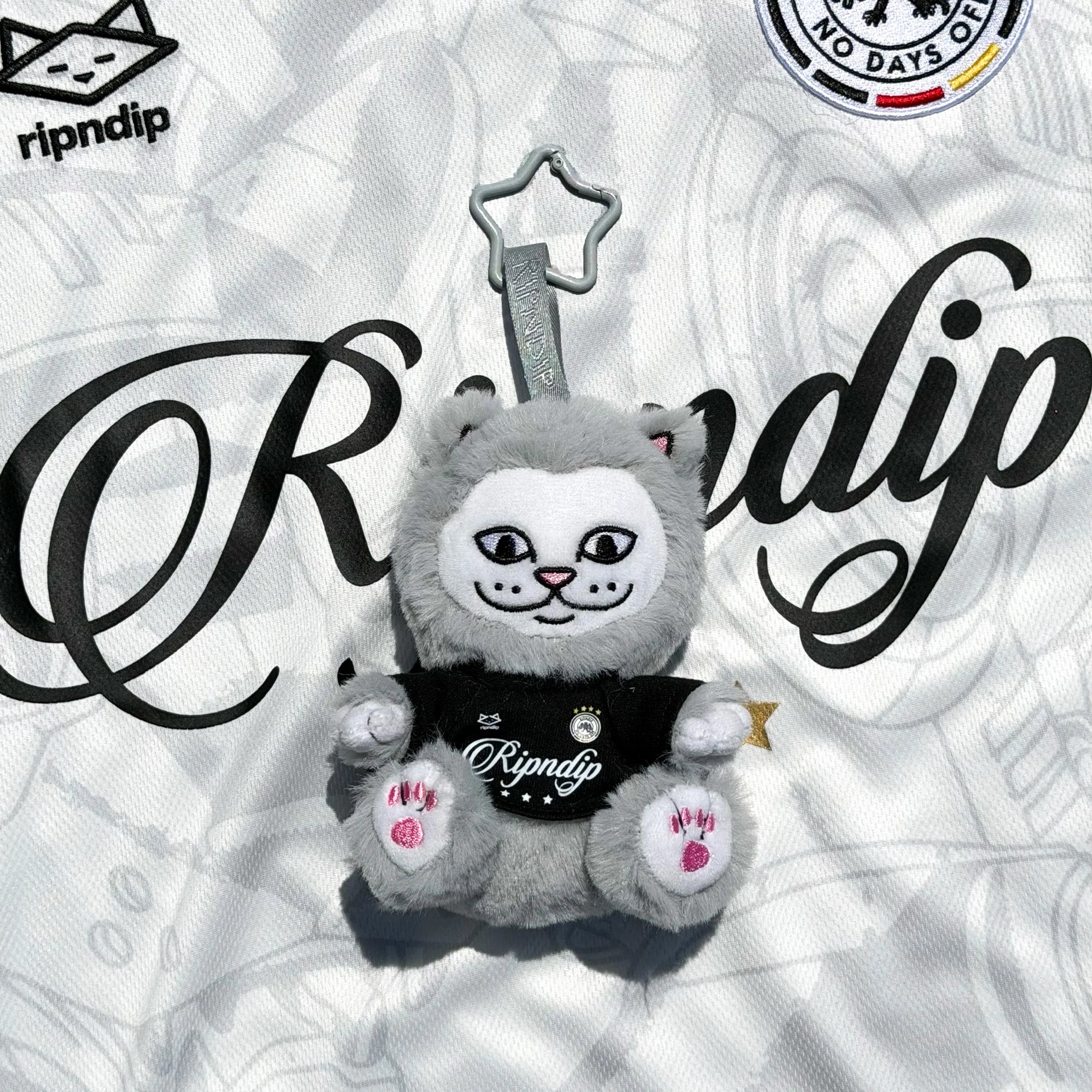 World Champion Nermiee Plush Keychains (Assorted) - Envio 30/10